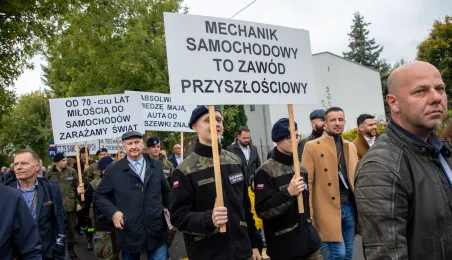 70 lat toruńskiej "Samochodówki", parada