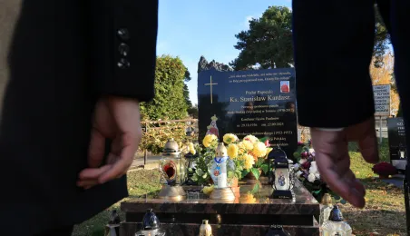 Wiązanki na grobach Honorowych Obywateli Torunia