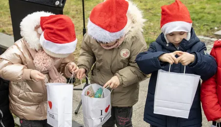 Zimowy Song przy fortepianie plenerowym