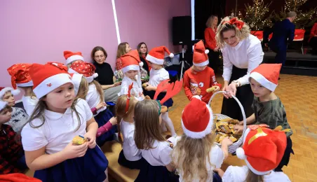 Dziewiątka czytała z Mikołajem, 8.12.2025