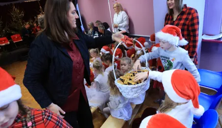 Dziewiątka czytała z Mikołajem, 8.12.2025