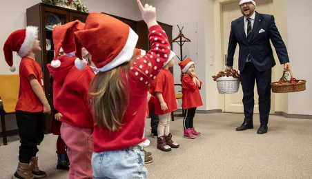 Przedszkolaki z PM1 z wizytą u prezydenta, 15.12.2025