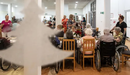 Z życzeniami dla mieszkańców i pracowników Domu Pomocy Społecznej w Toruniu