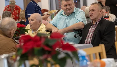 Z życzeniami dla mieszkańców i pracowników Domu Pomocy Społecznej w Toruniu