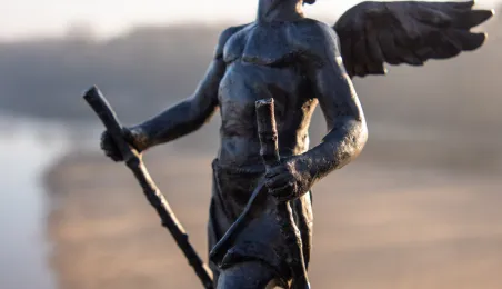 Anielski strażnik ruchu i zdrowia na moście, 19.12.2025