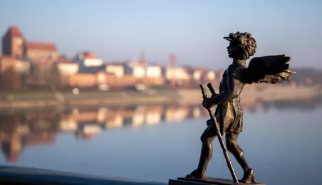 Anielski strażnik ruchu i zdrowia na moście, 19.12.2025