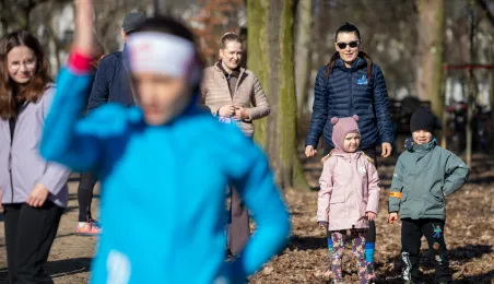 Międzypokoleniowy bieg w Parku Glazja
