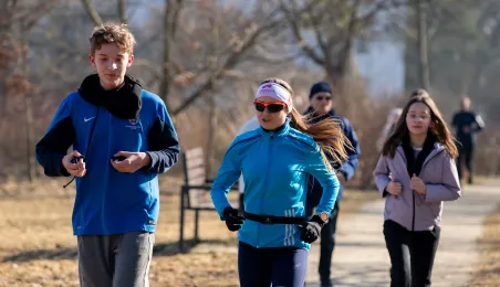 Międzypokoleniowy bieg w Parku Glazja