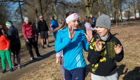Międzypokoleniowy bieg w Parku Glazja