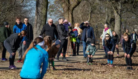 Międzypokoleniowy bieg w Parku Glazja