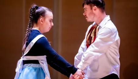 „Piękna i Bestia” w wykonaniu Teatru „Czy TAK, czy NIE?”