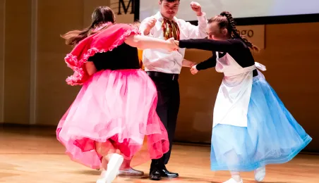 „Piękna i Bestia” w wykonaniu Teatru „Czy TAK, czy NIE?”