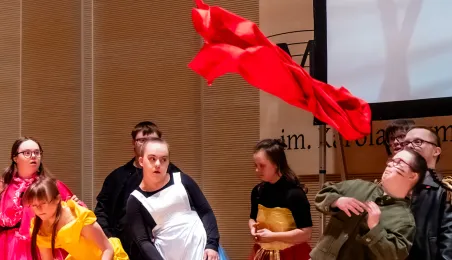 „Piękna i Bestia” w wykonaniu Teatru „Czy TAK, czy NIE?”