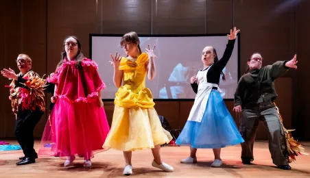 „Piękna i Bestia” w wykonaniu Teatru „Czy TAK, czy NIE?”