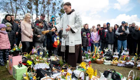 Święconka w kasku – wielkanocna tradycja na dwóch kołach