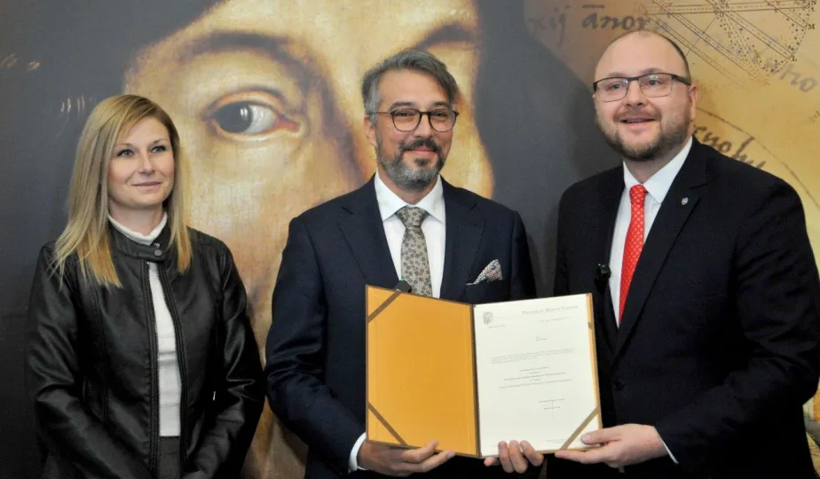 Od lewej: wiceprezydentka Dagmara Zielińska, dyrektor Jan Gessek, prezydent Paweł Gulewski