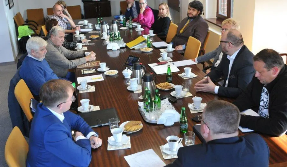 Spotkanie przedstawicieli toruńskiego samorządu z przewodniczącymi Rad Okręgów