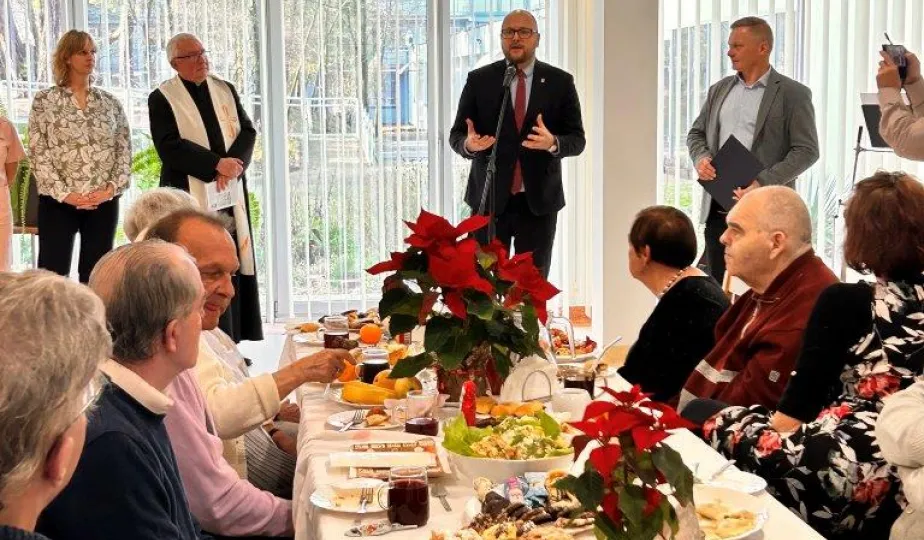 Świąteczne spotkanie z podopiecznymi DPS