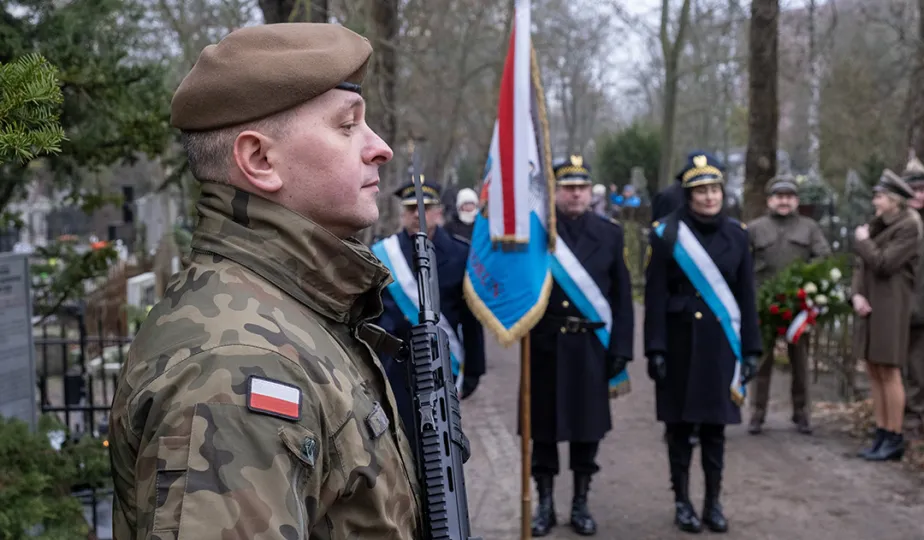 105. rocznica powrotu Torunia do wolnej Polski - złożenie kwiatów