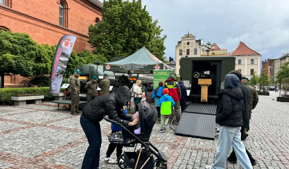Wystawa sprzętu na Rynku Nowomiejskim, 17.05.2025 r.