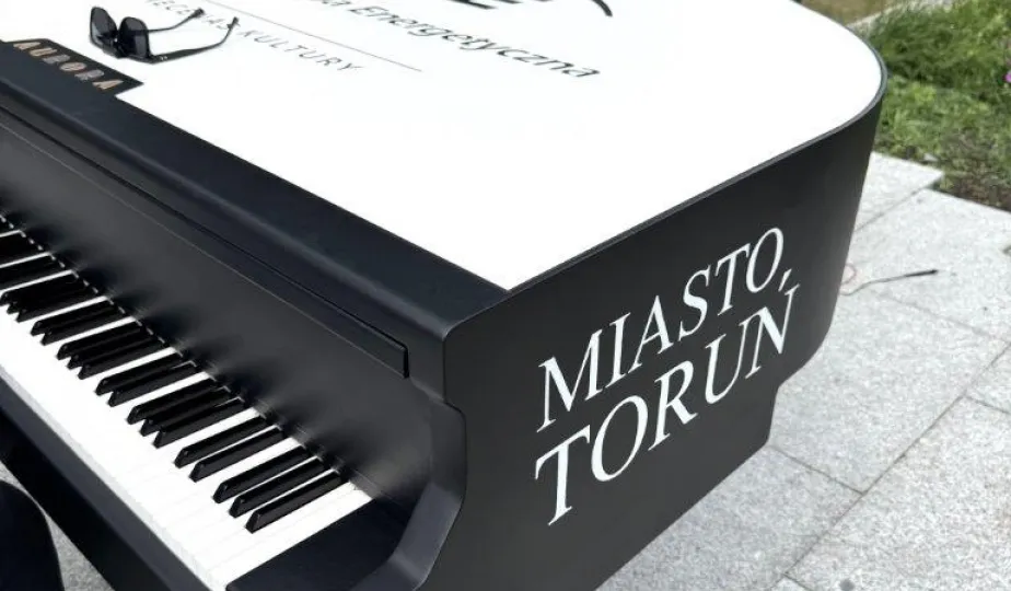 Mamy plenerowy fortepian w Toruniu