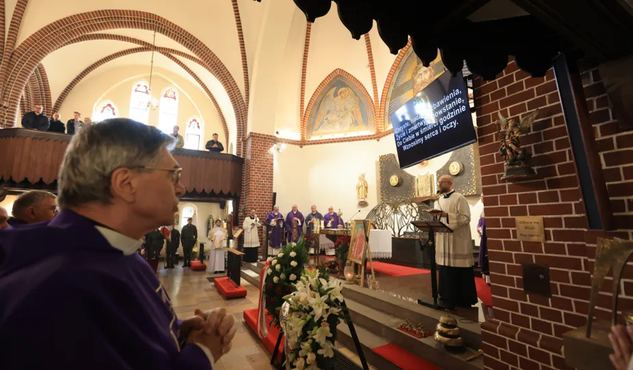 Pogrzeb ks. Stanisława Kardasza - Msza św.