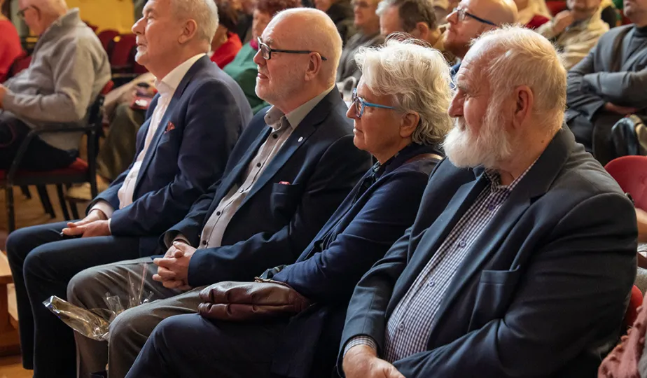 Spotkanie z Clare Mulley, autorką książki "Agentka Zo. Historia Elżbiety Zawackiej"