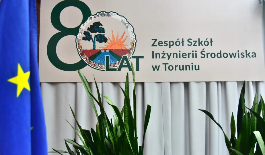 80-lecie Zespołu Szkół Inżynierii Środowiska w Toruniu, wręczenie Medalu "Za Zasługi dla Miasta Torunia"