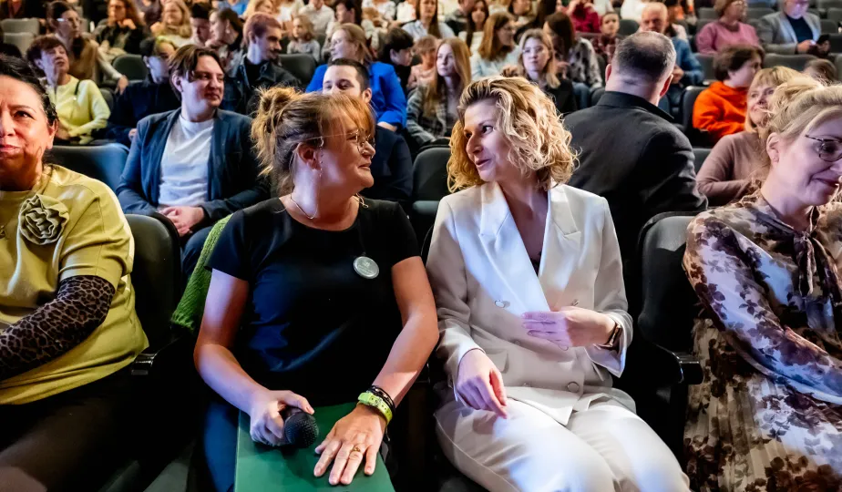 „Piękna i Bestia” w wykonaniu Teatru „Czy TAK, czy NIE?”