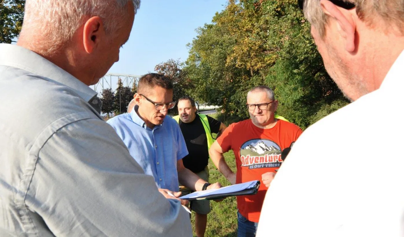 Przekazanie terenu do badań archeologom z UMK
