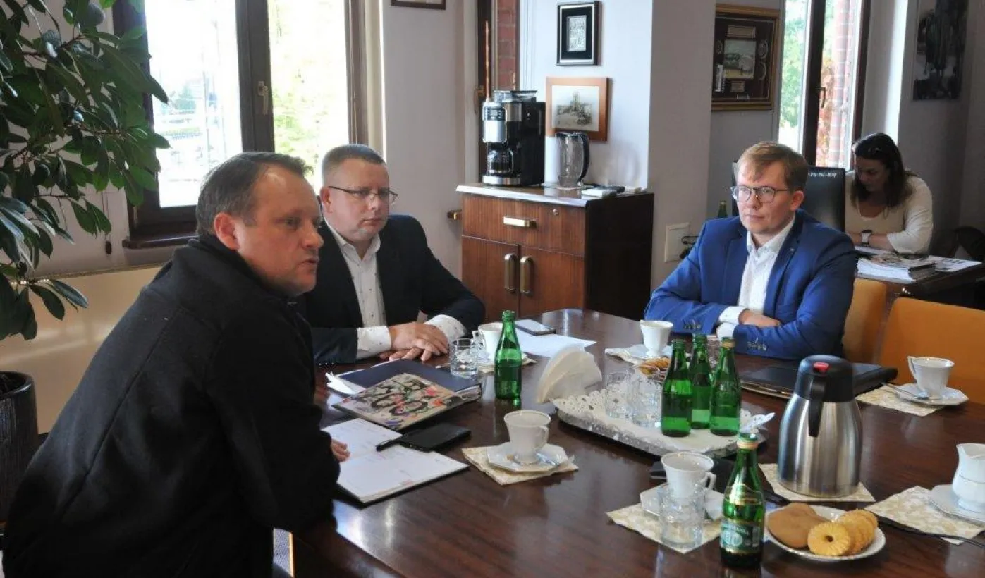 Spotkanie przedstawicieli toruńskiego samorządu z przewodniczącymi Rad Okręgów