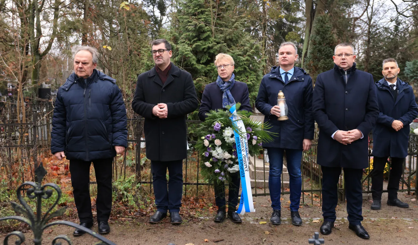 Pamiętamy o Honorowych Obywatelach Miasta: Wandzie Szuman i o. Władysławie Wołoszynie