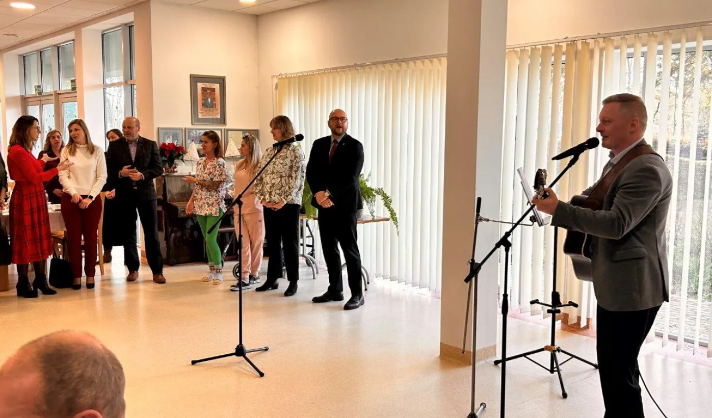 Świąteczne spotkanie z podopiecznymi DPS