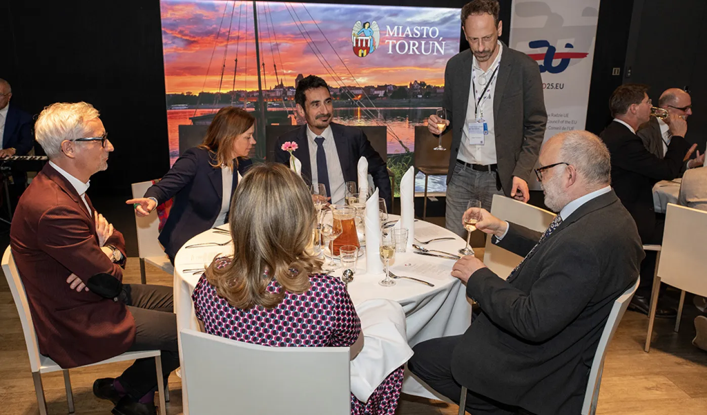 Toruń przywitał gości z Think Tank Forum