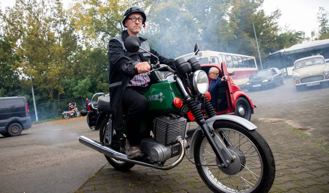 70 lat toruńskiej "Samochodówki", parada