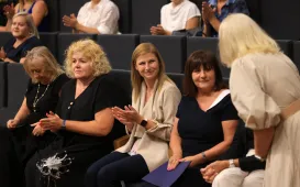 Nauczyciele dyplomowani odebrali akty nadania stopnia awansu