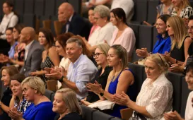 Nauczyciele dyplomowani odebrali akty nadania stopnia awansu