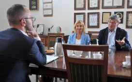 Dyrektor CWB Łukasz Szarszewski oraz dr hab. Marlena Ciechan-Kujawa oraz dr hab. Jerzy Boehlke