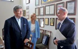 Dr hab. Marlena Ciechan-Kujawa, dr hab. Jerzy Boehlke i wiceprezydent Rafał Pietrucień