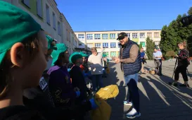 Sprzątanie świata z prezydentem Torunia w Szkole Podstawowej nr 24 w Toruniu