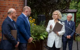 Dyrektor Monika Krauze i marszałek Piotr Całbecki