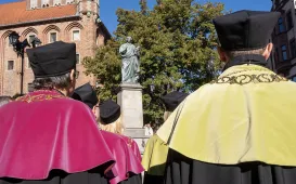 Inauguracja Roku Akademickiego 2024/2025 na UMK - złożenie kwiatów