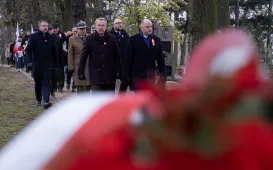 106. rocznica odzyskania niepodległości - złożenie kwiatów i msza św.