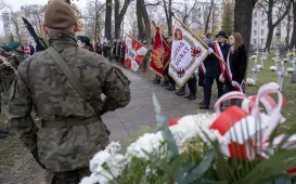 106. rocznica odzyskania niepodległości - złożenie kwiatów i msza św.