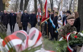 106. rocznica odzyskania niepodległości - złożenie kwiatów i msza św.