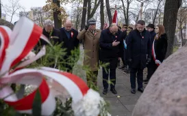 106. rocznica odzyskania niepodległości - złożenie kwiatów i msza św.