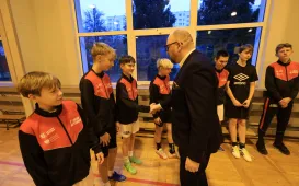 Spotkanie prezydenta Pawła Gulewskiego z finalistami turnieju "Z orlika na stadion"