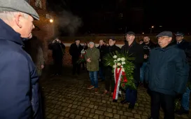 Wiązanki pamięci dla opozycji antykomunistycznej 