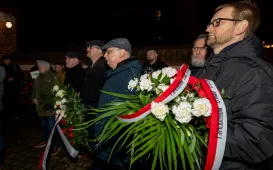 Wiązanki pamięci dla opozycji antykomunistycznej 