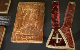 Oprawy gotyckie na wystawie 